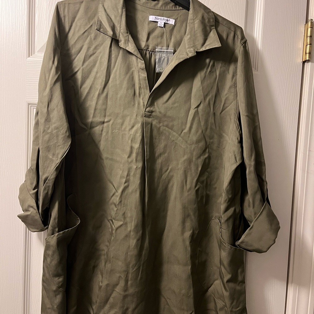 NorthStyle Women's Olive Green dress/long blouse. Size XL